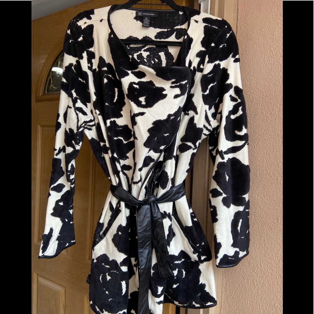 INC wrap with floral Black inlay